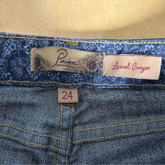 Paige Laurel Canyon dark‎ wash boot cut jeans size 24. - Picture 3 of 7